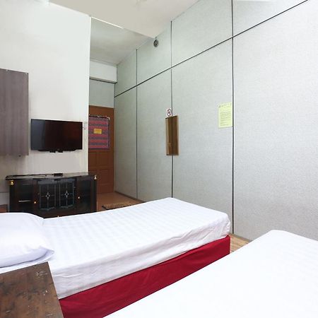 Oyo 89755 D&D Budget Inn Kota Bharu Exteriér fotografie